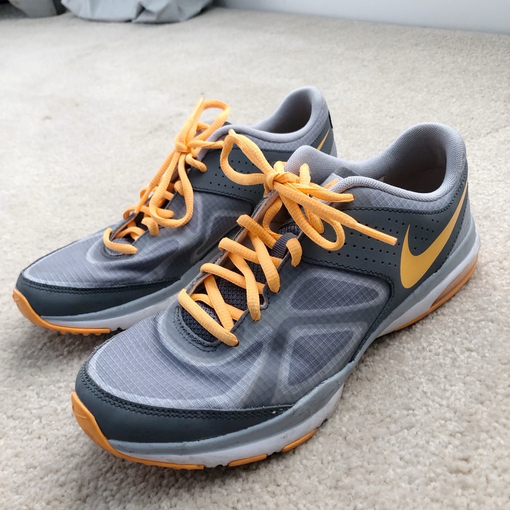 Nike Tennis Shoes